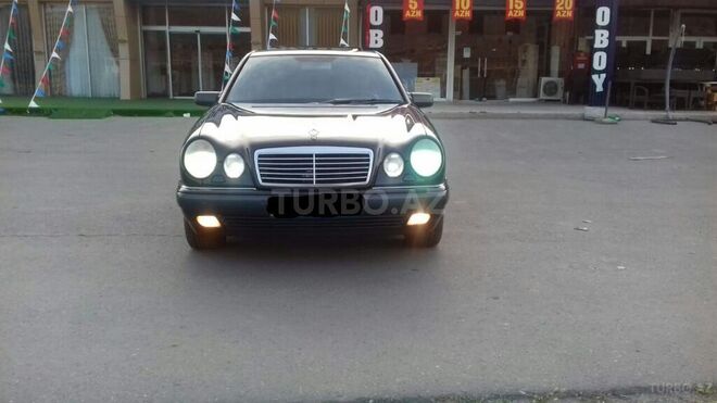Mercedes E 320 1998, 320,700 km - 3.2 л - Bərdə