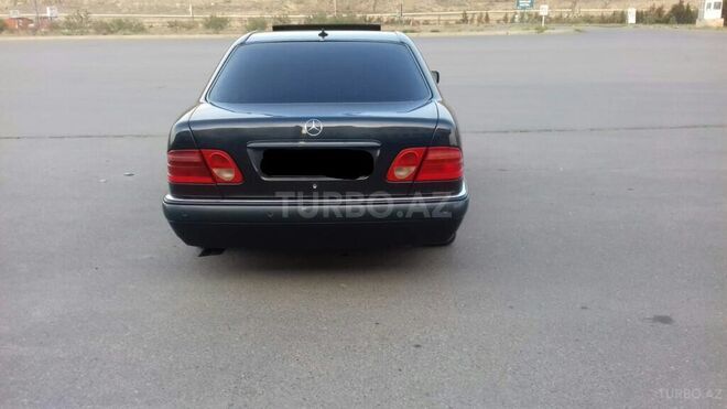 Mercedes E 320 1998, 320,700 km - 3.2 л - Bərdə