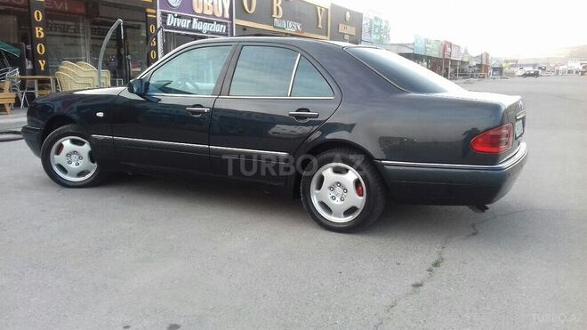 Mercedes E 320 1998, 320,700 km - 3.2 л - Bərdə