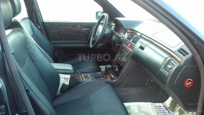 Mercedes E 320 1998, 320,700 km - 3.2 л - Bərdə