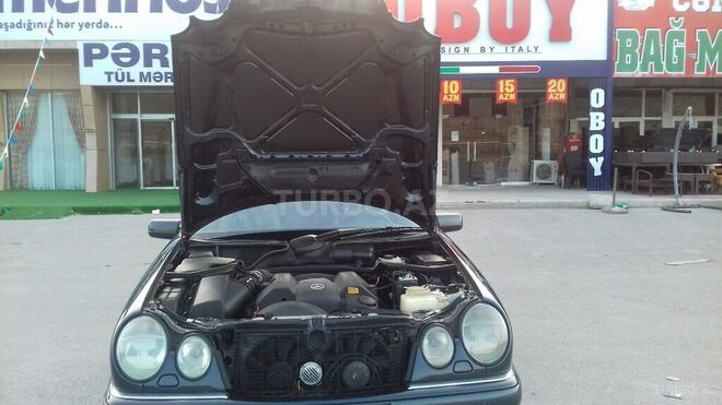 Mercedes E 320 1998, 320,700 km - 3.2 л - Bərdə