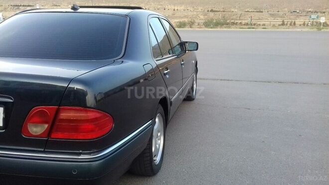 Mercedes E 320 1998, 320,700 km - 3.2 л - Bərdə