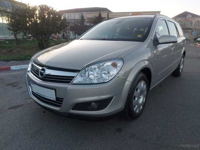 Opel Astra 2010, 147,000 km - 1.4 л - Bakı