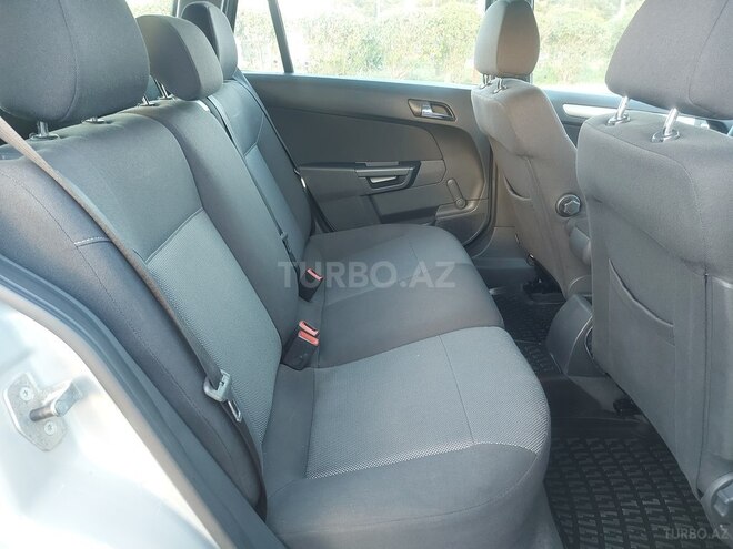 Opel Astra 2010, 147,000 km - 1.4 л - Bakı