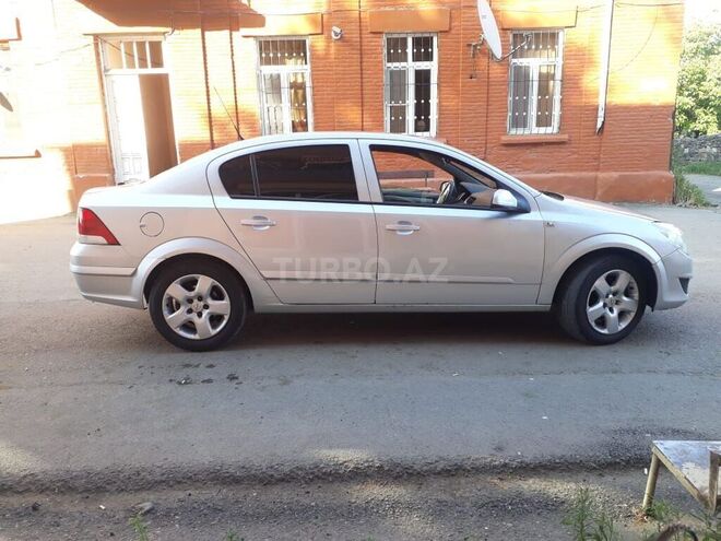 Opel Astra 2009, 270,000 km - 1.3 л - Qazax