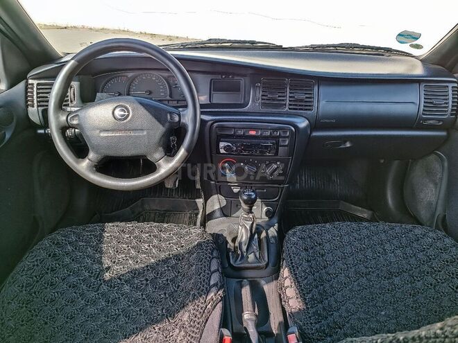 Opel Vectra 1996, 210,856 km - 1.6 l - Bakı