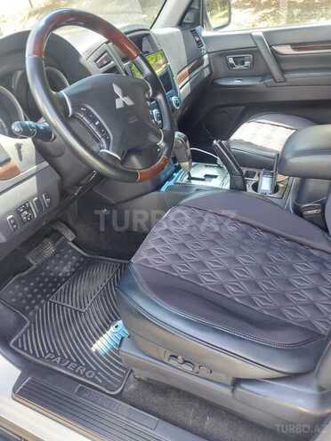 Mitsubishi Pajero 2010, 132,000 km - 3.5 л - Bakı
