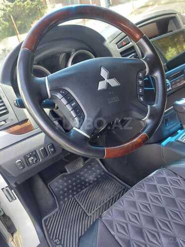 Mitsubishi Pajero 2010, 132,000 km - 3.5 л - Bakı