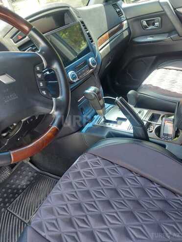 Mitsubishi Pajero 2010, 132,000 km - 3.5 л - Bakı