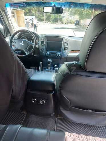 Mitsubishi Pajero 2010, 132,000 km - 3.5 л - Bakı