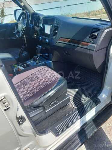Mitsubishi Pajero 2010, 132,000 km - 3.5 л - Bakı