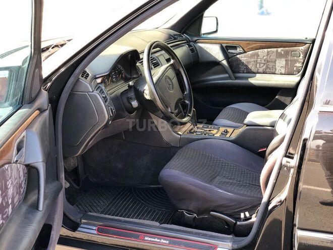 Mercedes E 240 1998, 305,000 km - 2.4 l - Bakı