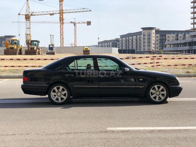 Mercedes E 240 1998, 305,000 km - 2.4 l - Bakı
