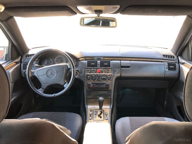 Mercedes E 240 1998, 305,000 km - 2.4 l - Bakı