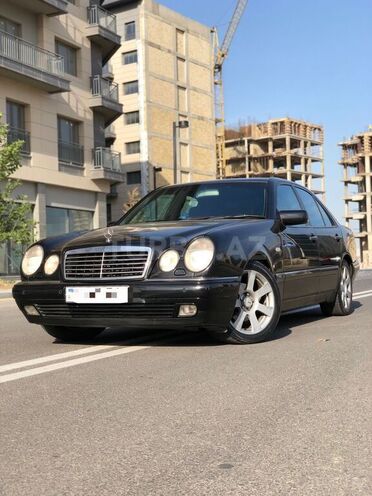 Mercedes E 240 1998, 305,000 km - 2.4 l - Bakı