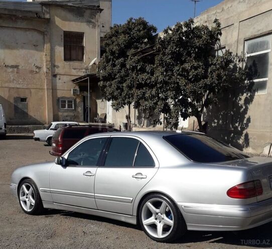Mercedes E 320 2000, 235,000 km - 3.2 l - Gəncə
