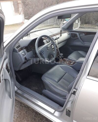 Mercedes E 320 2000, 235,000 km - 3.2 l - Gəncə