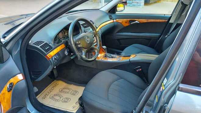 Mercedes E 220 2006, 242,000 km - 2.2 l - Bakı