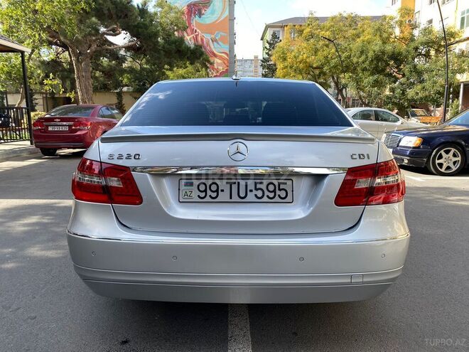 Mercedes E 220 2009, 235,000 km - 2.2 l - Bakı