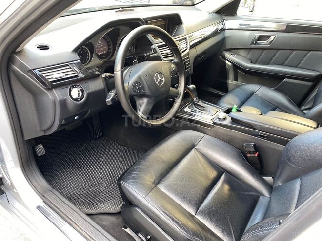 Mercedes E 220 2009, 235,000 km - 2.2 l - Bakı