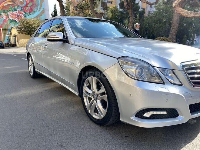 Mercedes E 220 2009, 235,000 km - 2.2 l - Bakı