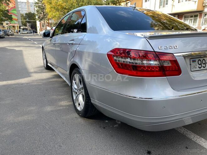 Mercedes E 220 2009, 235,000 km - 2.2 l - Bakı