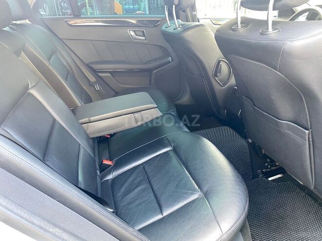 Mercedes E 220 2009, 235,000 km - 2.2 l - Bakı