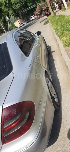 Mercedes E 270 2002, 324,000 km - 2.7 l - Bakı
