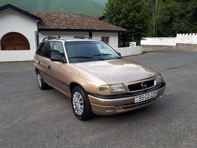 Opel Astra 1997, 407,840 km - 1.6 л - Şəki