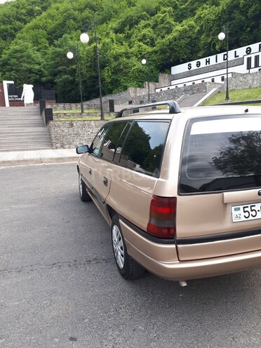 Opel Astra 1997, 407,840 km - 1.6 л - Şəki