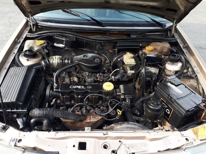 Opel Astra 1997, 407,840 km - 1.6 л - Şəki