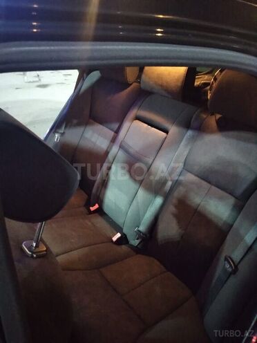Mercedes E 200 2001, 255,658 km - 2.0 l - Bakı