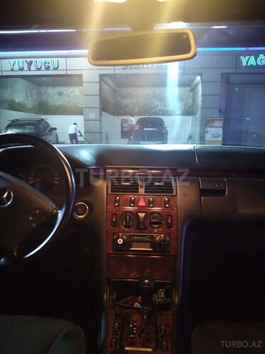 Mercedes E 200 2001, 255,658 km - 2.0 l - Bakı