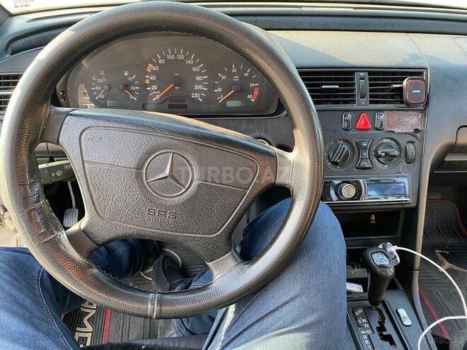 Mercedes C 220 1997, 452,639 km - 2.2 l - Bakı