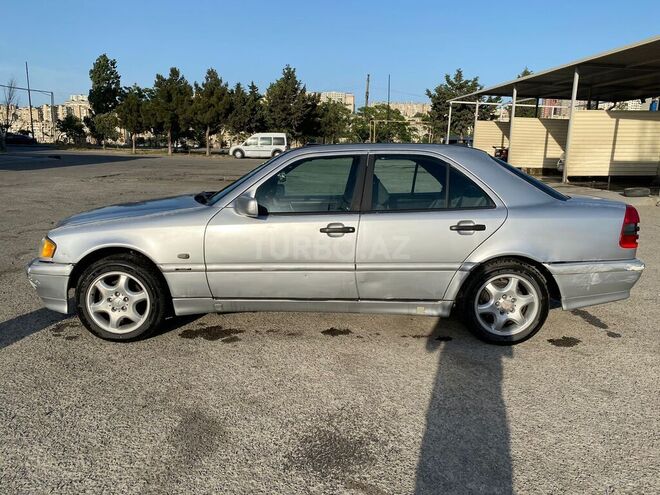 Mercedes C 220 1997, 452,639 km - 2.2 l - Bakı