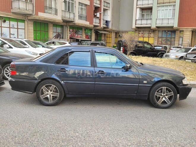 Mercedes C 200 1999, 280,000 km - 2.0 l - Bakı