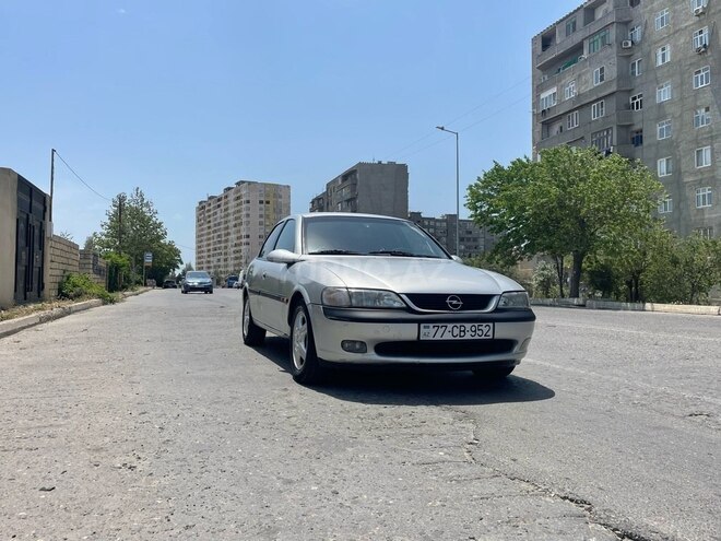 Opel Vectra 1997, 260,000 km - 1.6 l - Bakı