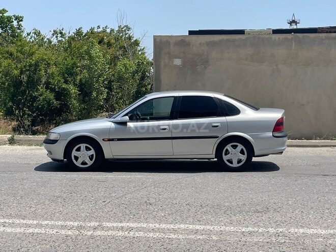 Opel Vectra 1997, 260,000 km - 1.6 l - Bakı