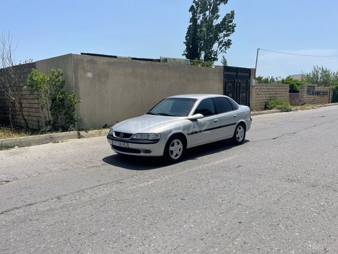 Opel Vectra 1997, 260,000 km - 1.6 l - Bakı