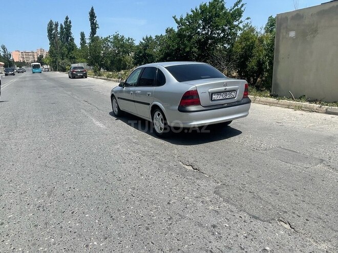 Opel Vectra 1997, 260,000 km - 1.6 l - Bakı