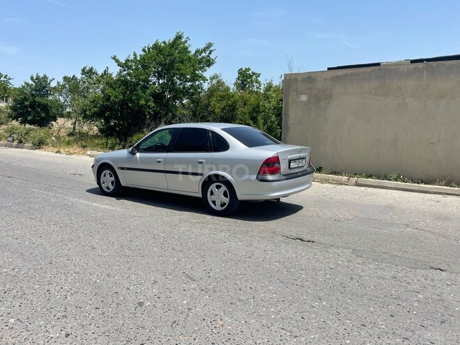 Opel Vectra 1997, 260,000 km - 1.6 l - Bakı