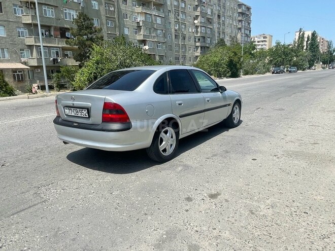 Opel Vectra 1997, 260,000 km - 1.6 l - Bakı