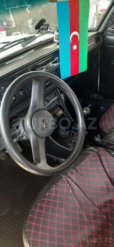 LADA (VAZ) 2105 1983, 250,000 km - 1.5 l - Salyan