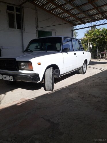 LADA (VAZ) 2105 1983, 250,000 km - 1.5 l - Salyan