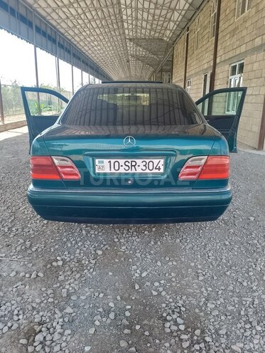 Mercedes E 230 1995, 325,462 km - 2.3 л - Bakı