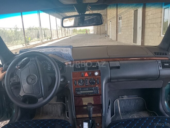 Mercedes E 230 1995, 325,462 km - 2.3 л - Bakı