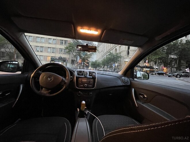 Renault Logan 2015, 128,000 km - 1.6 л - Bakı
