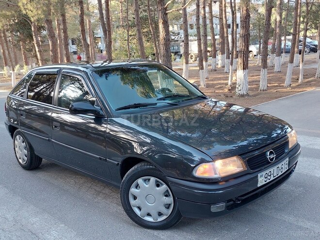 Opel Astra 1997, 245,000 km - 1.6 l - Sumqayıt