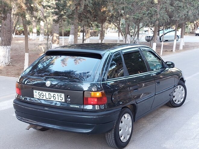 Opel Astra 1997, 245,000 km - 1.6 l - Sumqayıt