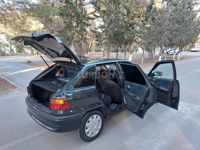 Opel Astra 1997, 245,000 km - 1.6 l - Sumqayıt
